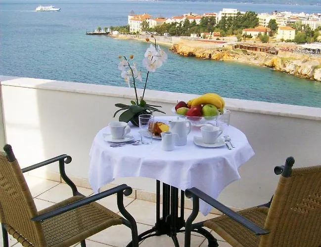 Aparthotel Anemolia 3*