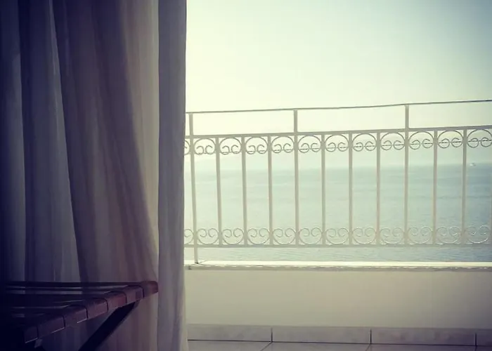 Aparthotel Anemolia 3*