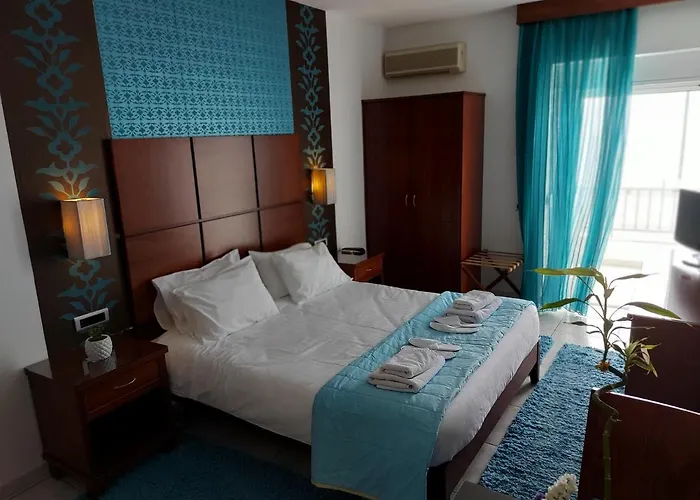 Aparthotel Anemolia 3*